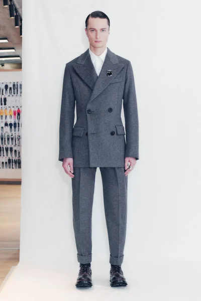 Look 17